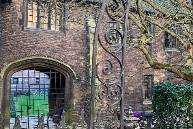 Creepy Cambridge - Cambridge's Most Entertaining Ghost Walk - Market Square and St Bene’t’s: when the city gets specific
