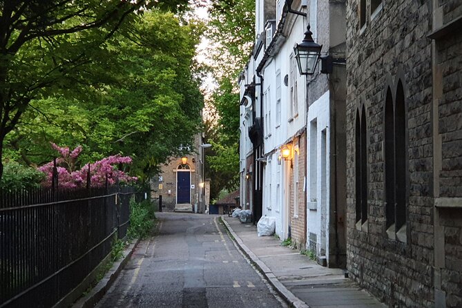 Creepy Cambridge - Cambridge's Most Entertaining Ghost Walk - Corpus Christi College cupboards, and why Oliver Cromwell shows up at all