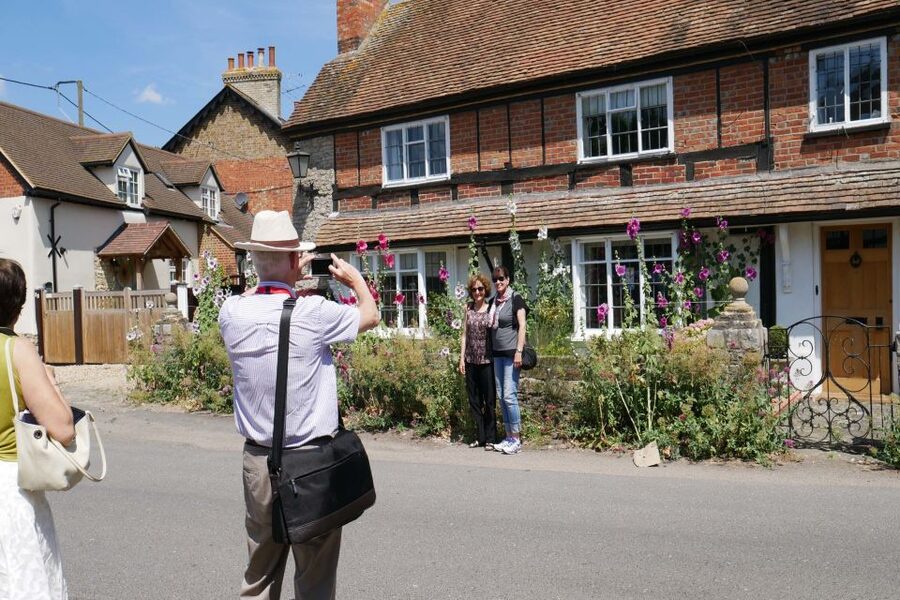 Day-Tour of the Midsomer Murders Locations - Guides and drivers: what tends to make the day feel smooth