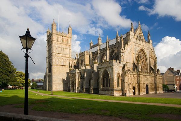 Devon and Cornwall: 5-Day Tour from London - Day 2: Dartmoor walking, Francis Drake in Tavistock, and Roman Exeter