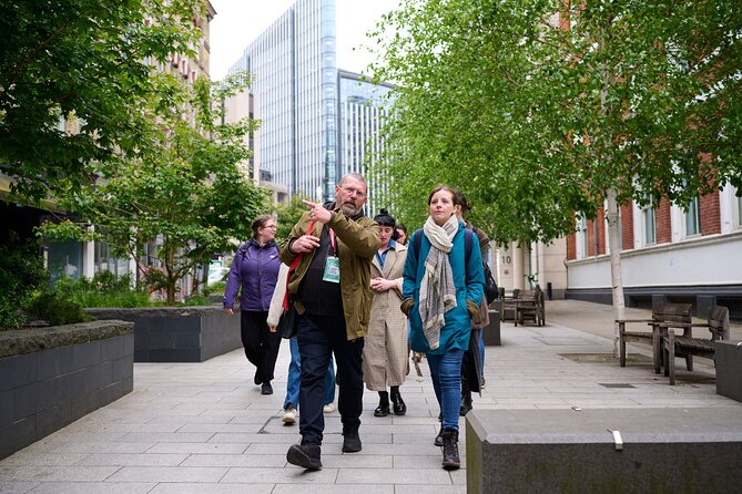 Devour London Historical Pub Tour:Traditional British Food & Ales - Why the guide storytelling is the real value add