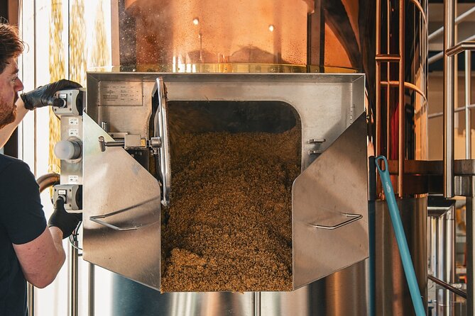 Distillery and Brewery Tour in Inverness Scotland - Small group size and pacing: why up to 15 people changes the whole vibe
