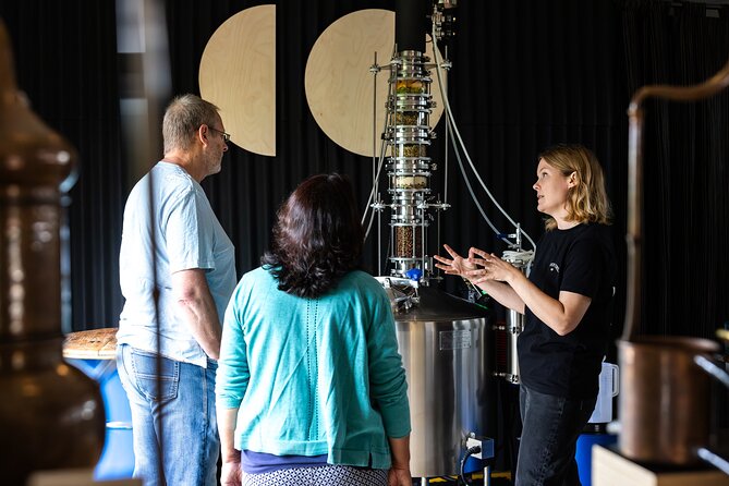 Distillery Tour - Foraged Botanicals: How Local Ingredients Shape the Gin