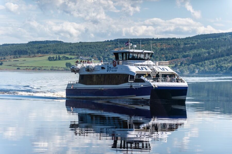 Dochgarroch: Loch Ness and Caledonian Canal 2-Hour Cruise - Aldourie Castle Views You Can Actually Use