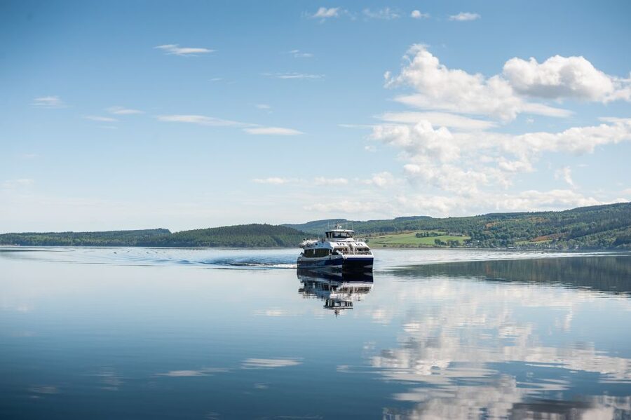 Dochgarroch: Loch Ness and Caledonian Canal 2-Hour Cruise - Urquhart Castle Moment, Plus Photo and Timing Tips
