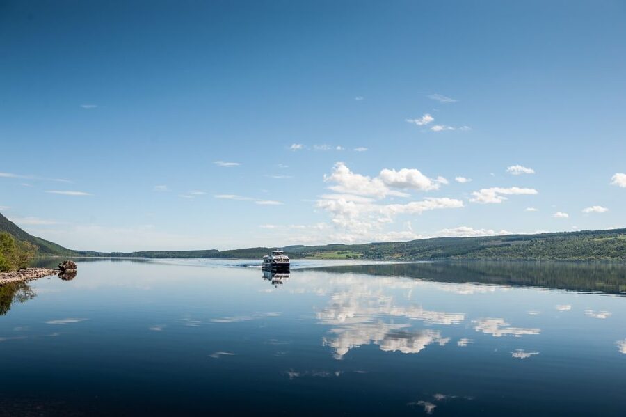 Dochgarroch: Loch Ness and Caledonian Canal 2-Hour Cruise - Who This Cruise Fits Best