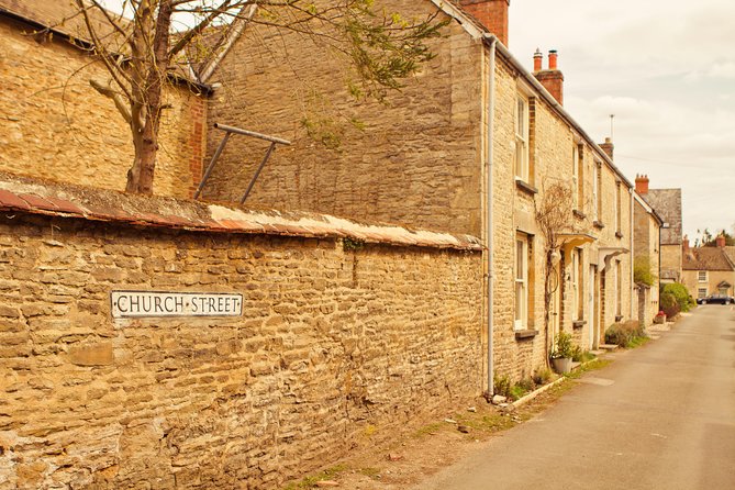 Downton Abbey and Highclere Castle Tour from London - Bampton Walking Tour: Downton Village Church and Grantham Arms