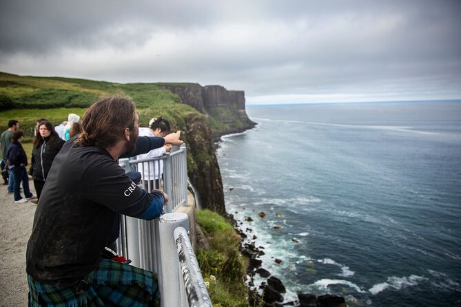 Edinburgh:5-Day Isle of Skye, Inverness & Loch Ness Tour w/Hostel - Riding from Edinburgh into the Scottish Highlands, without the headache