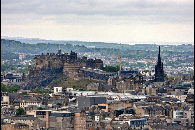 Edinburgh Castle Guided Tour - Tickets Included - Weather, crowds, and the practical clothing advice that matters