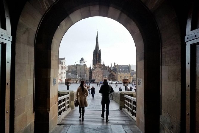Edinburgh Castle Guided Walking Tour in English - Key things I’d watch for