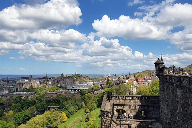 Edinburgh Castle Guided Walking Tour in English - Price and value: is 52.70 really worth 90 minutes?