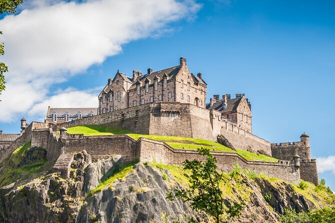Edinburgh Castle Highlights Tour with Tickets, Map, and Guide - Meeting at the Royal Mile, then getting your Castle bearings
