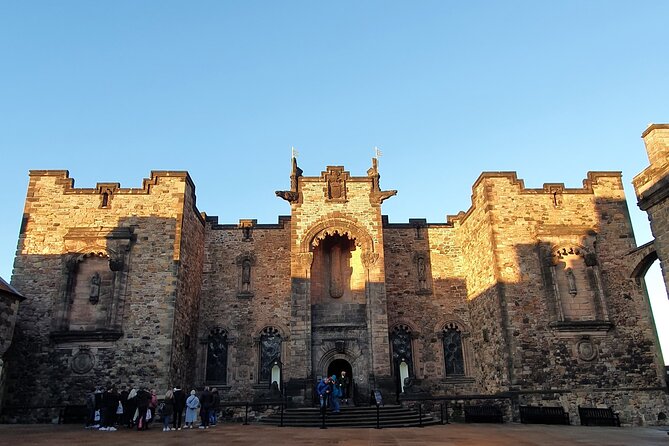 Edinburgh Castle Highlights Tour with Tickets, Map, and Guide - Included ticket and the castle map: how to use them well