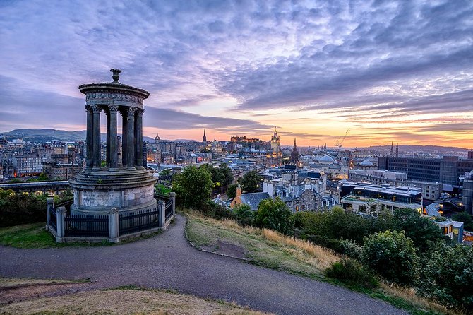 Edinburgh Darkside Walking Tour: Mysteries, Murder and Legends - What happens at the Royal Mile stop, and why it matters