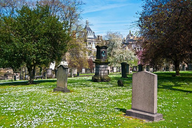 Edinburgh Darkside Walking Tour: Mysteries, Murder and Legends - Old Calton Burial Ground: David Hume, the devil, and body-snatching history