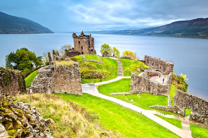 Edinburgh: Eilean Donan, Loch Ness & Glenfinnan - 2 Day Tour - Fort William overnight: where the schedule stops rushing