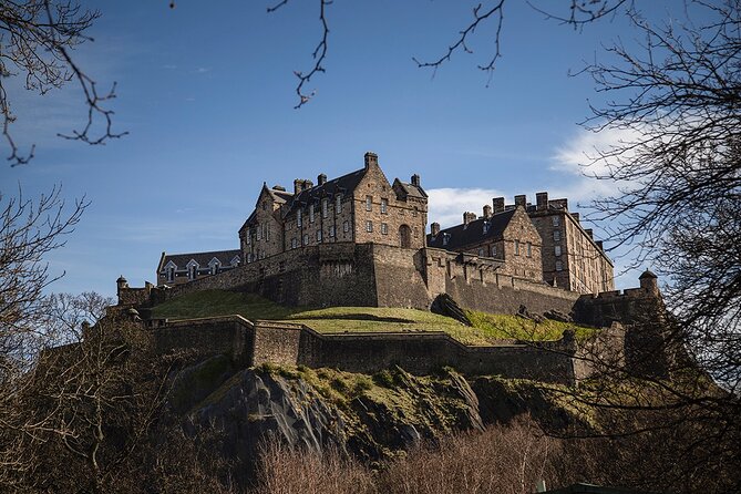 Edinburgh Full Day Walking Tour with Castle Included -Small Group - A small-group crash course that still feels like a walk, not a parade