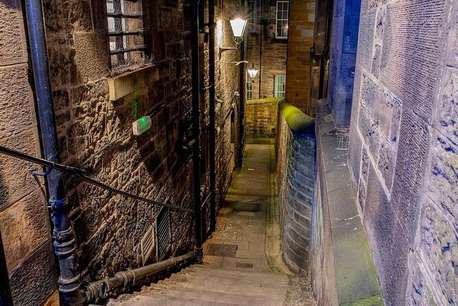 Edinburgh Ghost Tour: Mysteries, Legends and Murders - At a glance: what this Edinburgh ghost-themed walk covers
