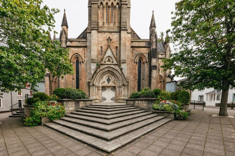 Edinburgh: Loch Ness, Glencoe, Coos & the Highlands Day Tour - Loch Ness and Urquhart Castle, the legend with actual options