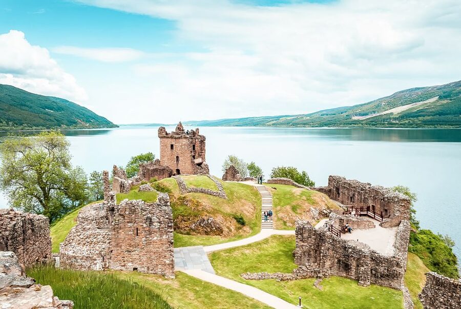 Edinburgh: Loch Ness, Glencoe & the Scottish Highlands Tour - Fort William lunch break, plus a wee kilt introduction