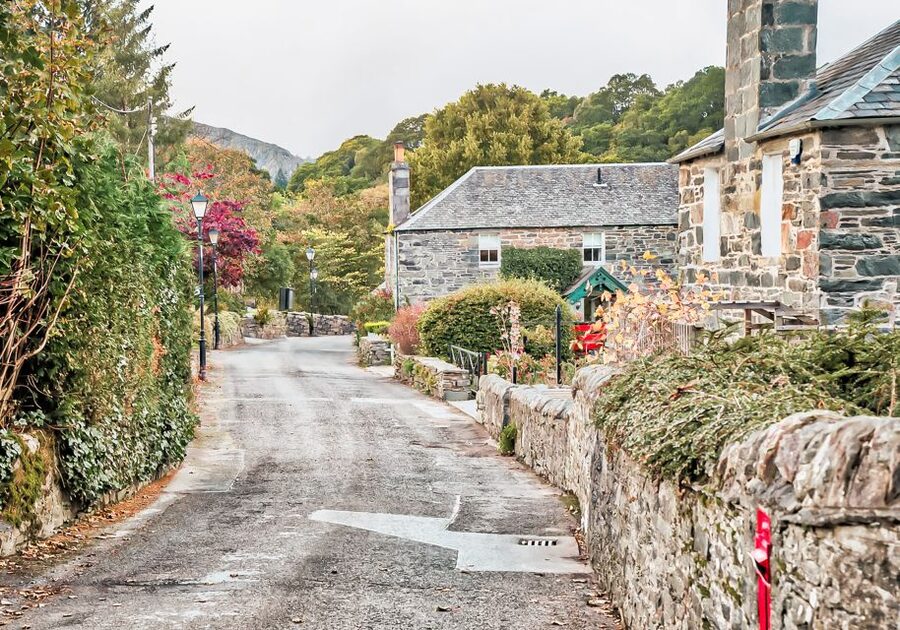 Edinburgh: Loch Ness, Glencoe & the Scottish Highlands Tour - Pitlochry on the way back, and why the return stop matters