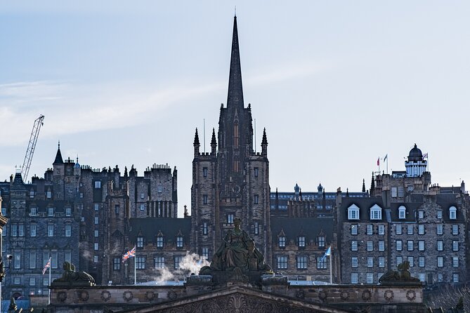 Edinburgh Old Town: Historical Guided Walking Tour - Greyfriars Kirkyard: why the ending stop sticks with you
