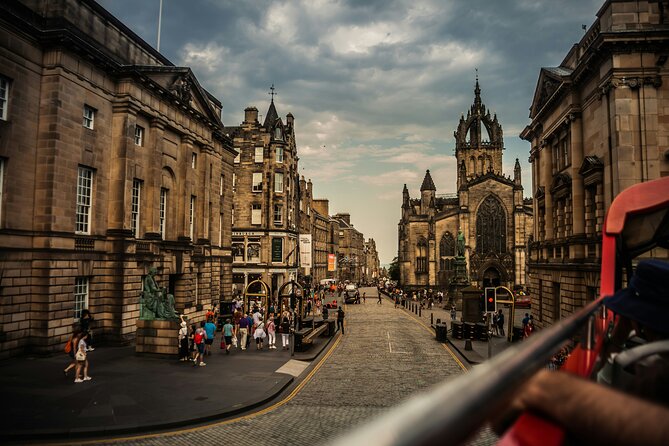 Edinburgh: Old Town's Highlights Walking Tour - Stop 2: St Giles’ Cathedral and Its Stained Glass Details