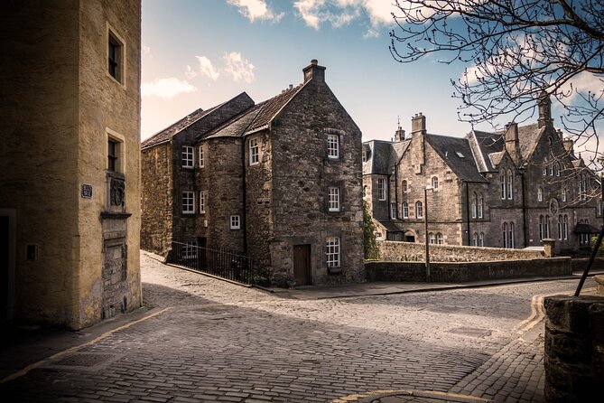 Edinburgh: Old Town's Highlights Walking Tour - Your Guide Makes the Walk: Stories, Humor, and Small-Group Energy