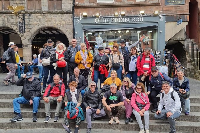 Edinburgh Private Walking Tour in Spanish - Greyfriars Kirk and Bobby the dog, plus cemetery stories with bite