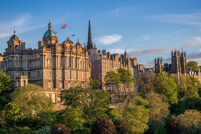 Edinburgh Rail Trip from London with Castle entry and Hop-on Hop-off bus - Stop 1: Edinburgh Castle Entry Included, Plan for the Climb