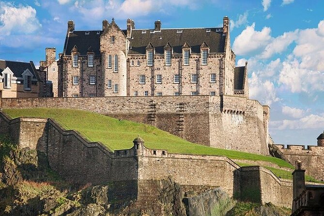 Edinburgh Skip-the-Ticket-Line Castle Walking Tour - Price and logistics: when $51 feels fair