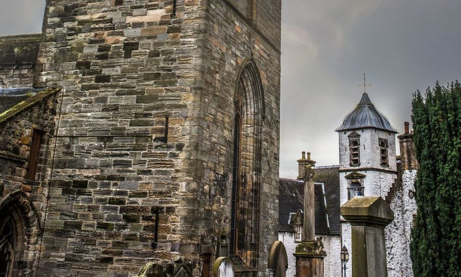 Edinburgh: Stirling, Whisky and St Andrews Tour in Spanish - How A Whisky Distillery Really Works, Plus Your Tasting