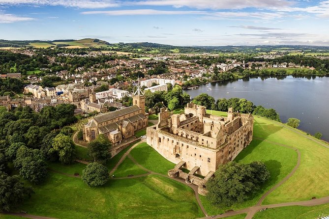 Edinburgh: The Outlander, Palaces & Jacobites Tour - Blackness Castle: Fort William, the Forth, and the Ship That Never Sailed