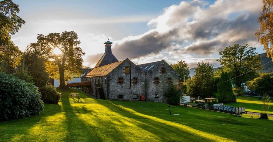 Edinburgh: Ultimate Whisky Experience - Dewar’s Aberfeldy: the whisky and chocolate tasting that turns beginners into fans