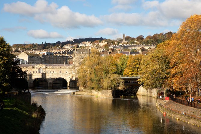 England in One Day: Stonehenge, Bath, the Cotswolds and Stratford-upon-Avon Day Trip from London - The Cotswolds from the coach window: beautiful views, real limits