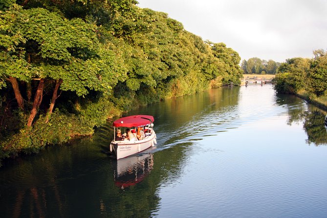 Evening Cocktail Cruise in Oxford - Passing under Folly Bridge, the evening photo moment