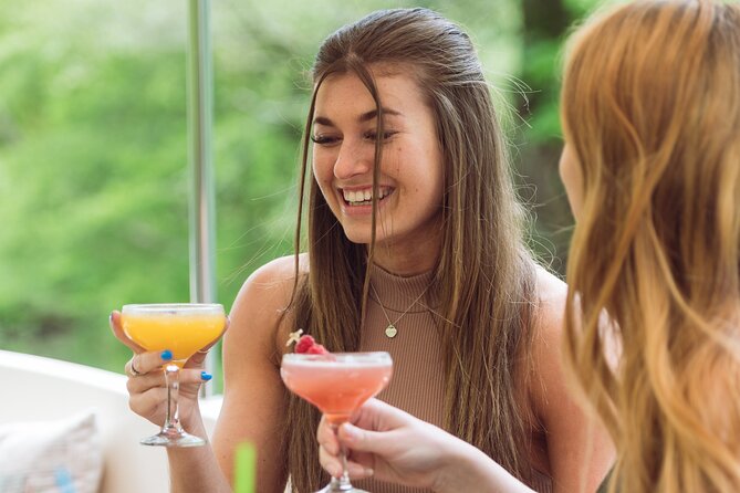 Evening Cocktail Cruise in Oxford - The guide and captain stories, with names you might hear