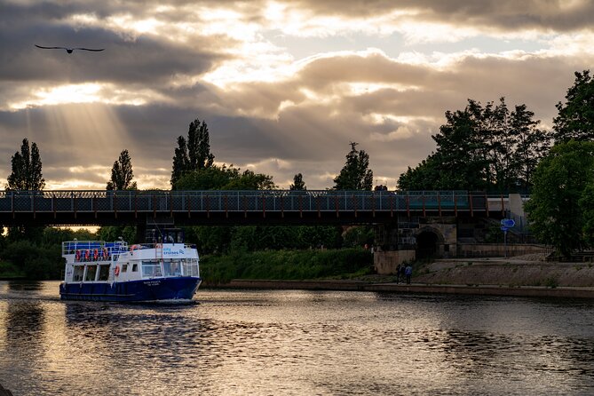 Evening 'Happy Hour' Boat Cruise For All Ages In York - Heated saloon comfort, and what to do if you get cold