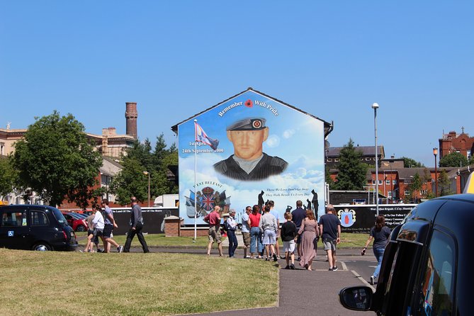 Famous 1.5 hour Belfast Murals Tour - Peace Wall: seeing the symbol before you judge it