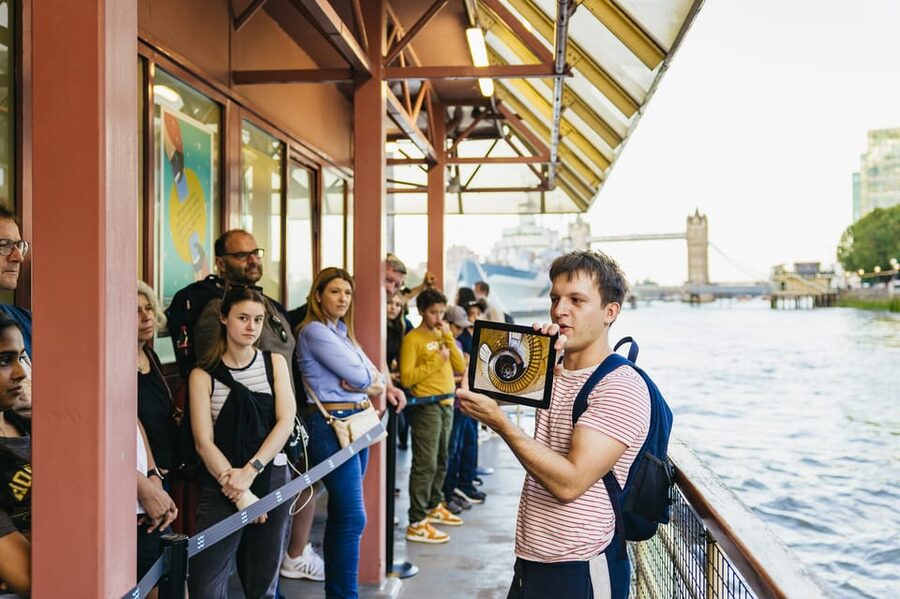 French Language: Original Harry Potter Walking Tour - Millennium Bridge and St Paul’s: the London skyline gets a story
