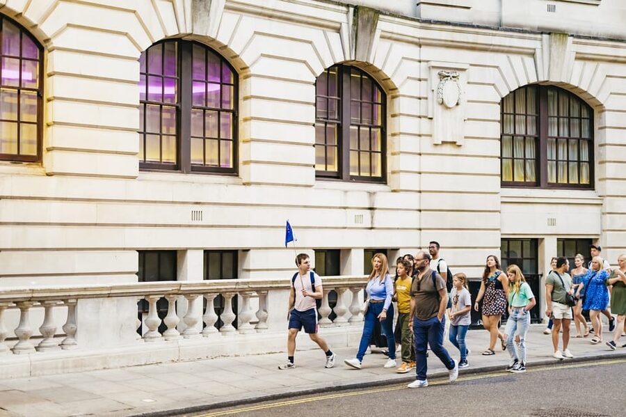 French Language: Original Harry Potter Walking Tour - Trafalgar Square and the Soho finish direction: big scenes, easy orientation