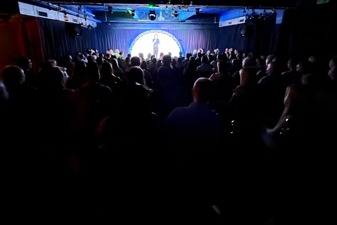 Friday & Saturday night comedy club entry - Getting into the room: what the small setup feels like
