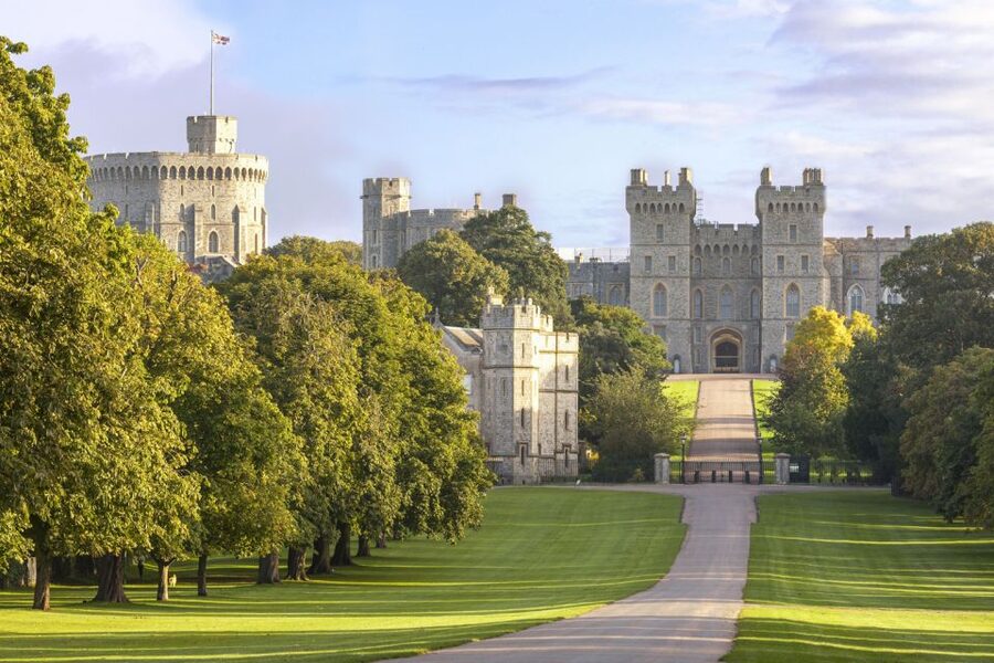 From Brighton: Oxford, Windsor and Eton Full Day Trip - Oxford’s university city tour: 39 colleges, street-level context
