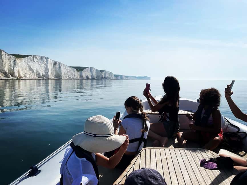 From Brighton: Seven Sisters Boat Tour - Blankets, lifejackets, and what to wear on a marine trip