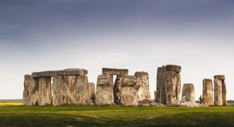 From Bristol: Stonehenge and Cotswold Villages Day Tour - Stonehenge: myth, science, and Merlin at standing-stone scale