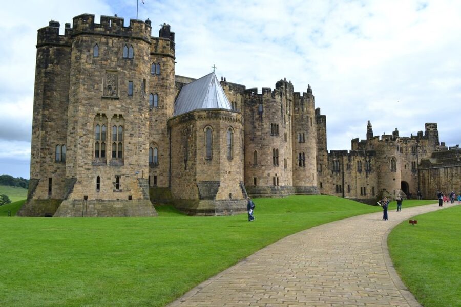 From Edinburg: Viking Coast & Alnwick Castle Day Tour - From Edinburgh to Northumberland’s Viking Coast: the drive sets the tone