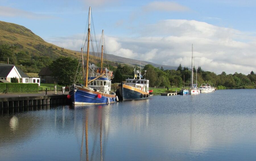 From Edinburgh: 2-Day Loch Ness, Inverness & Highlands Tour - Day One: Loch Lomond and Trossachs Break, Glencoe Walk, Fort William, and Loch Ness
