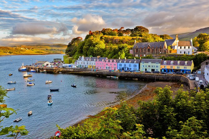 From Edinburgh: 5-Day Isle of Skye, Oban, & Highlands Tour - Final day to St Andrews: standing stones, Culloden, and a golf town with serious medieval bones