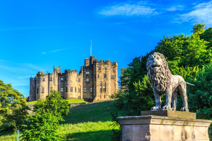 From Edinburgh: Alnwick Castle and Scottish Borders Tour - Who this tour is best for