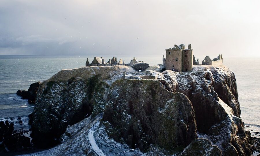 From Edinburgh: Glamis and Dunnottar Castles Tour in Spanish - Key things to know before you go